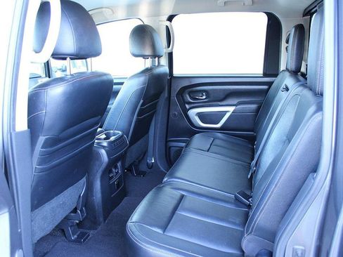 Used 2016 Nissan Titan SL image 17