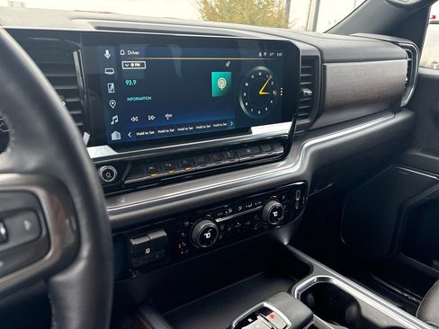 Used 2025 Chevrolet Silverado 1500 High Country AWD/4WD image 22
