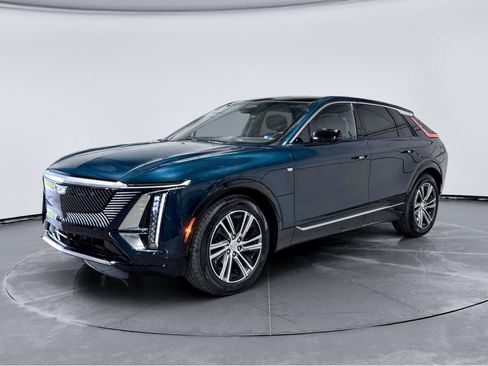 Used 2025 Cadillac Lyriq Luxury AWD/4WD image 1