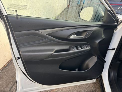 Used 2025 Buick Envista Sport Touring image 20