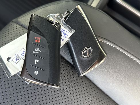 Used 2025 Lexus TX 500h AWD w/ Technology Package image 29