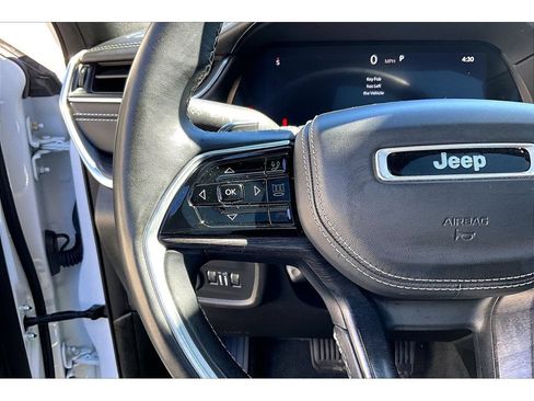 Used 2021 Jeep Grand Cherokee L Overland w/ Luxury Tech Group IV AWD/4WD image 18