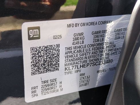 Used 2025 Chevrolet Trax LT w/ LT Convenience Package FWD image 35