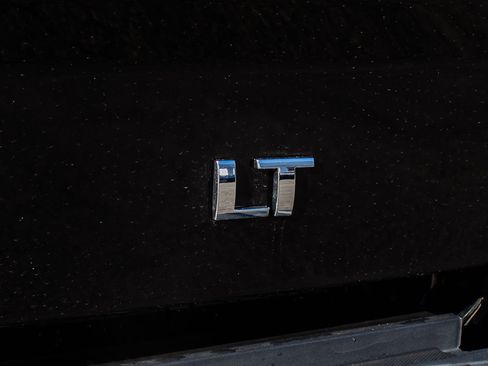 Used 2018 Chevrolet Silverado 1500 LT w/ All Star Edition image 12