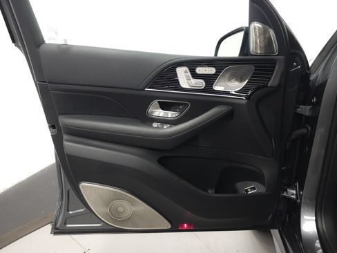 Used 2025 Mercedes-Benz GLS 450 4MATIC image 5