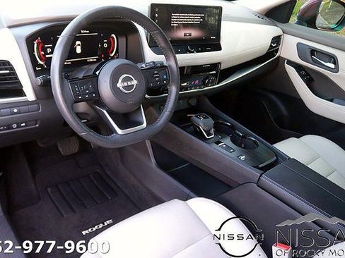 Certified 2024 Nissan Rogue SL FWD image 12