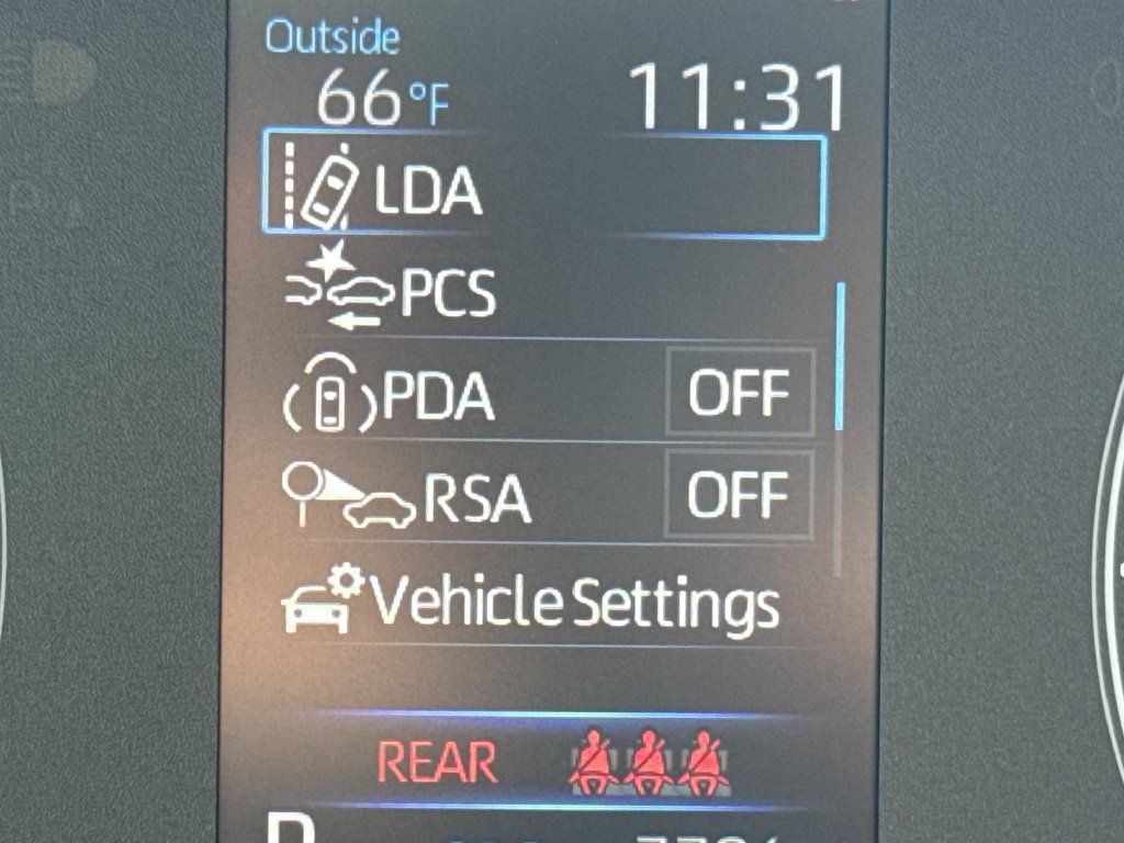 Used 2025 Toyota Corolla LE AWD/4WD image 18