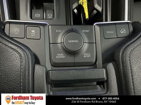 Certified 2025 Toyota Grand Highlander AWD image 32
