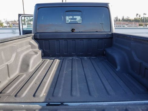 Used 2023 Jeep Gladiator Rubicon w/ Trailer Tow Package AWD/4WD image 31