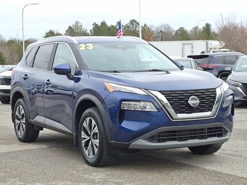 Used 2023 Nissan Rogue SV w/ SV Premium B Package image 2