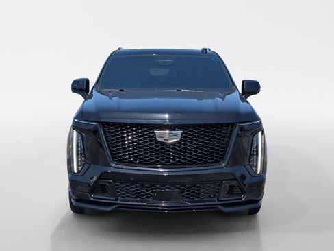 Used 2025 Cadillac Escalade V w/ LPO, ONYX Package AWD/4WD image 7
