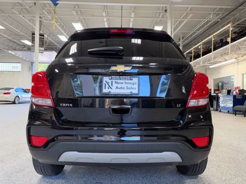 Used 2020 Chevrolet Trax LT w/ LT Convenience Package image 13