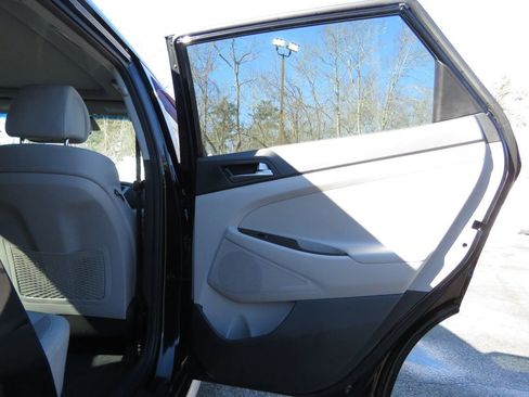 Used 2017 Hyundai Tucson Value w/ Cargo Package image 15