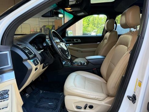 Used 2016 Ford Explorer Limited w/ Equipment Group 301A AWD/4WD image 9