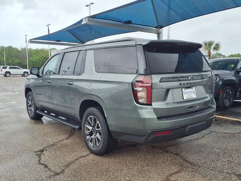 Used 2023 Chevrolet Suburban Z71 w/ Luxury Package AWD/4WD image 2