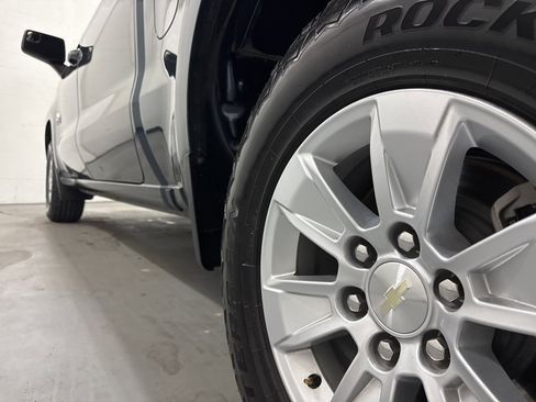 Used 2020 Chevrolet Silverado 1500 LT w/ Texas Edition image 17