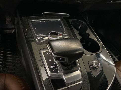 Used 2017 Audi Q7 3.0T Premium Plus AWD/4WD image 31