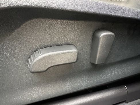 Used 2024 Subaru Ascent Premium w/ Convenience Package image 18