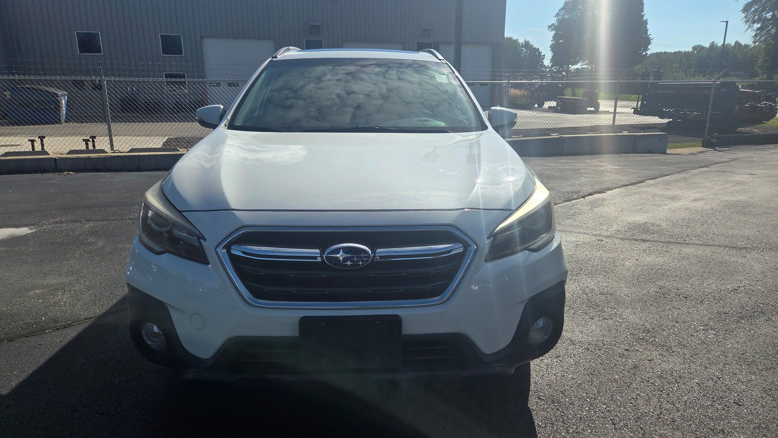 Used 2019 Subaru Outback 3.6R Touring AWD/4WD image 4