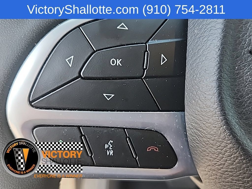 Certified 2022 Chrysler Pacifica Touring-L FWD image 13