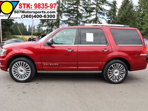 Used 2015 Lincoln Navigator 4WD w/ Equipment Group 101A Reserve image 3