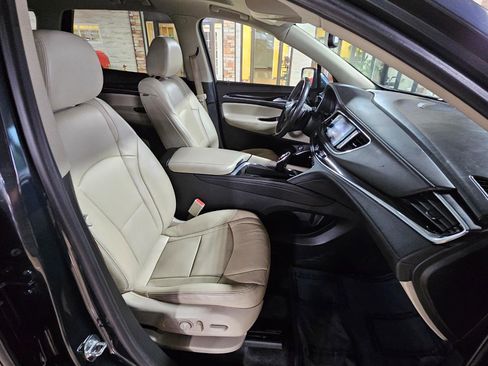 Used 2020 Buick Enclave Essence image 11