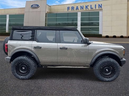 New 2025 Ford Bronco 4-Door image 8