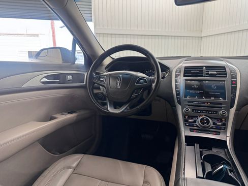 Used 2017 Lincoln MKZ Premiere FWD image 15