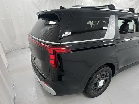 New 2026 Kia Carnival EX image 3