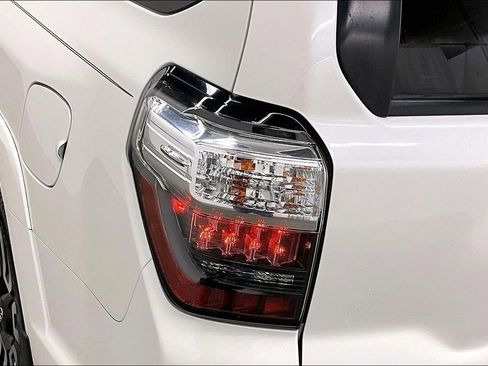 Used 2017 Toyota 4Runner Limited AWD/4WD image 23