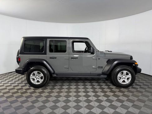 Used 2022 Jeep Wrangler Unlimited Sport AWD/4WD image 5
