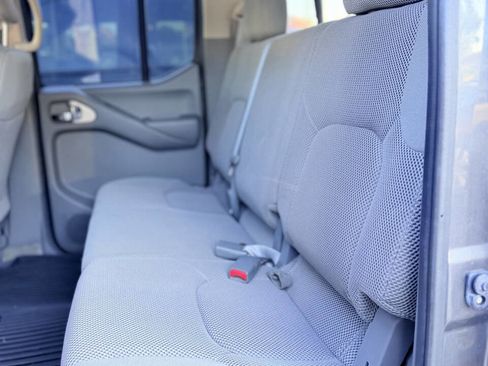 Used 2016 Nissan Frontier SV w/ SV Value Truck Package RWD image 13