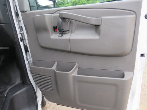 Used 2019 GMC Savana 2500 w/ Driver Convenience Package image 23