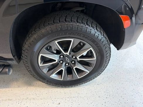 Used 2023 Chevrolet Suburban Z71 AWD/4WD image 13