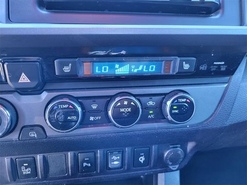 Used 2017 Toyota Tacoma TRD Sport w/ Premium & Technology Package image 26