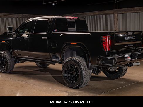 Used 2024 GMC Sierra 2500 AT4 w/ AT4 Premium Plus Package AWD/4WD image 7