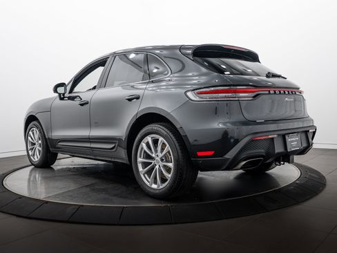 Certified 2026 Porsche Macan AWD/4WD image 3