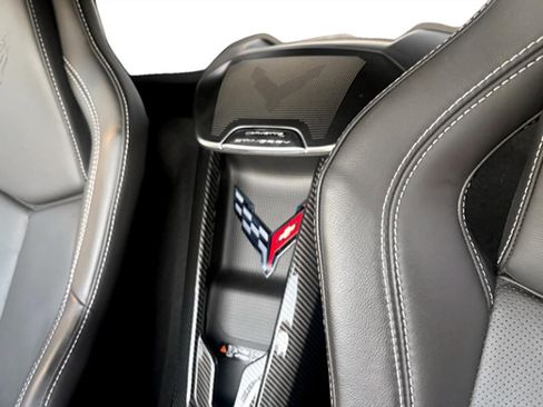 Used 2021 Chevrolet Corvette Stingray Preferred Cpe w/ Z51 Performance Package image 17