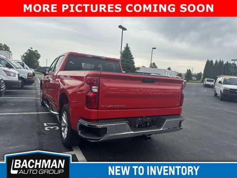 Used 2022 Chevrolet Silverado 1500 LT AWD/4WD image 8