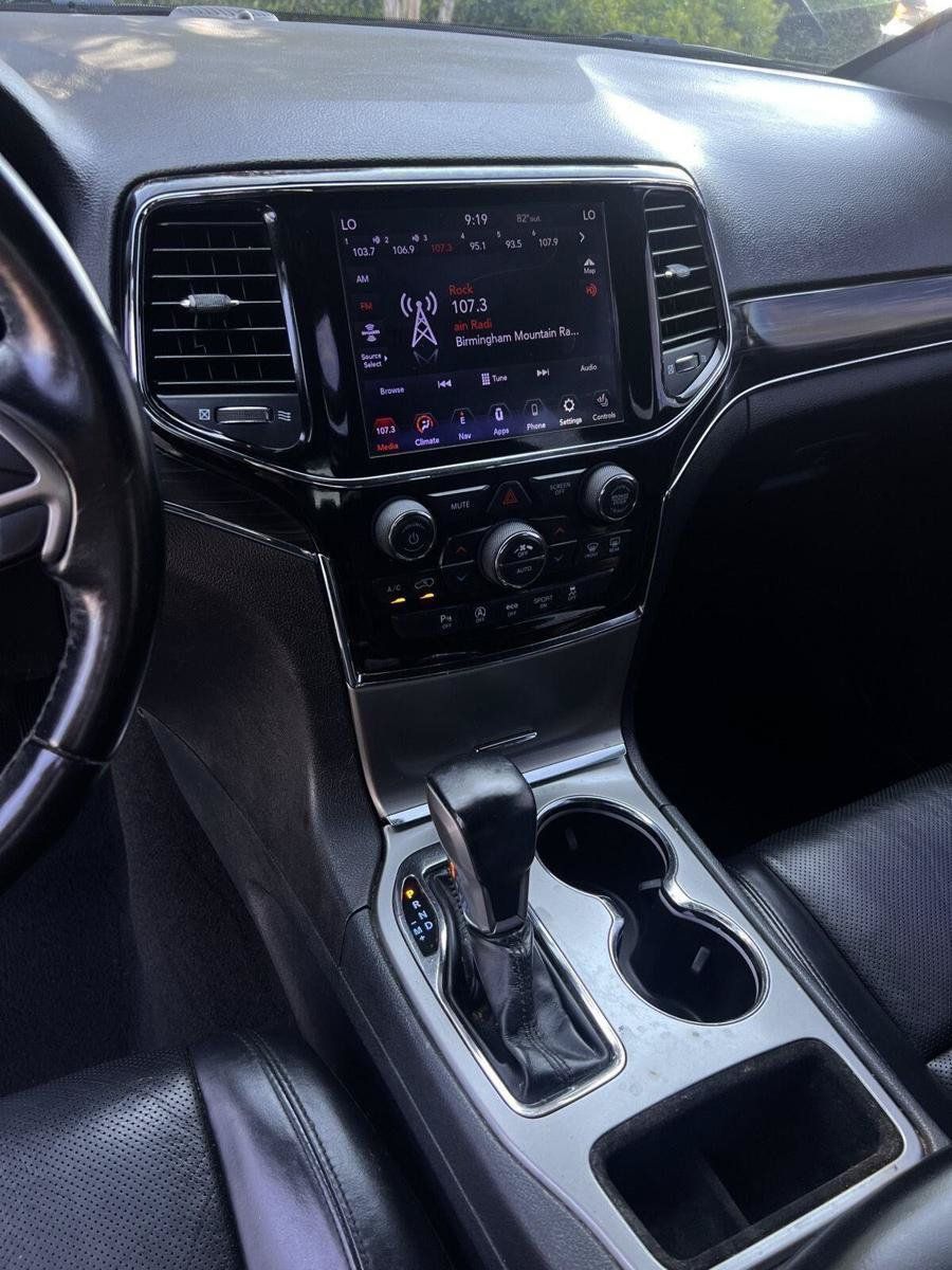 Used 2020 Jeep Grand Cherokee Limited w/ Luxury Group II RWD image 5