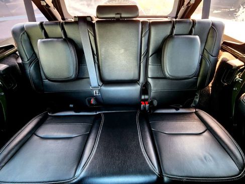 Used 2022 Jeep Wrangler Unlimited Sahara w/ Cold Weather Group image 31