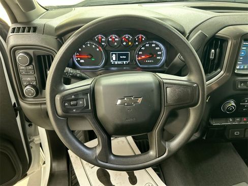 Used 2019 Chevrolet Silverado 1500 Custom Trail Boss w/ Custom Convenience Package image 4