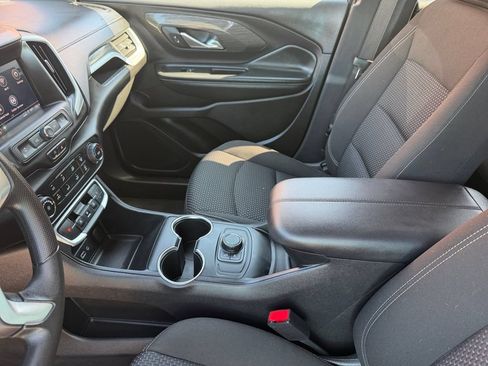 Used 2024 GMC Terrain SLE FWD image 12