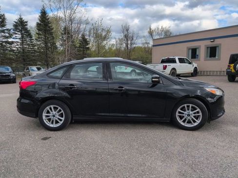 Used 2015 Ford Focus SE FWD image 13