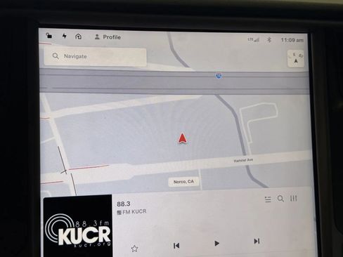 Used 2018 Tesla Model X 75D image 15