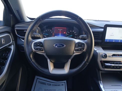 Used 2022 Ford Explorer XLT w/ Equipment Group 202A image 12