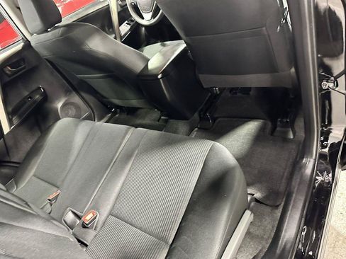 Used 2015 Toyota RAV4 LE AWD/4WD image 33