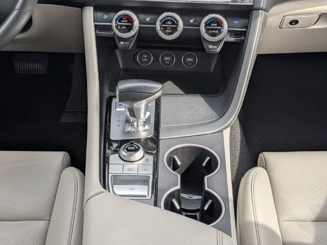 Used 2022 Genesis G70 2.0T RWD image 23