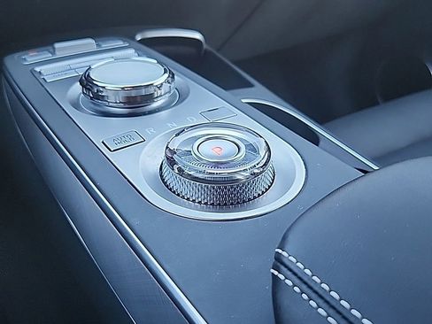 Used 2024 Genesis Electrified GV70 Advanced image 19