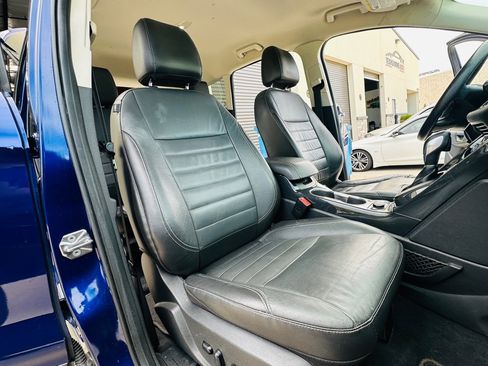 Used 2015 Ford Escape Titanium w/ Equipment Group 301A FWD image 23